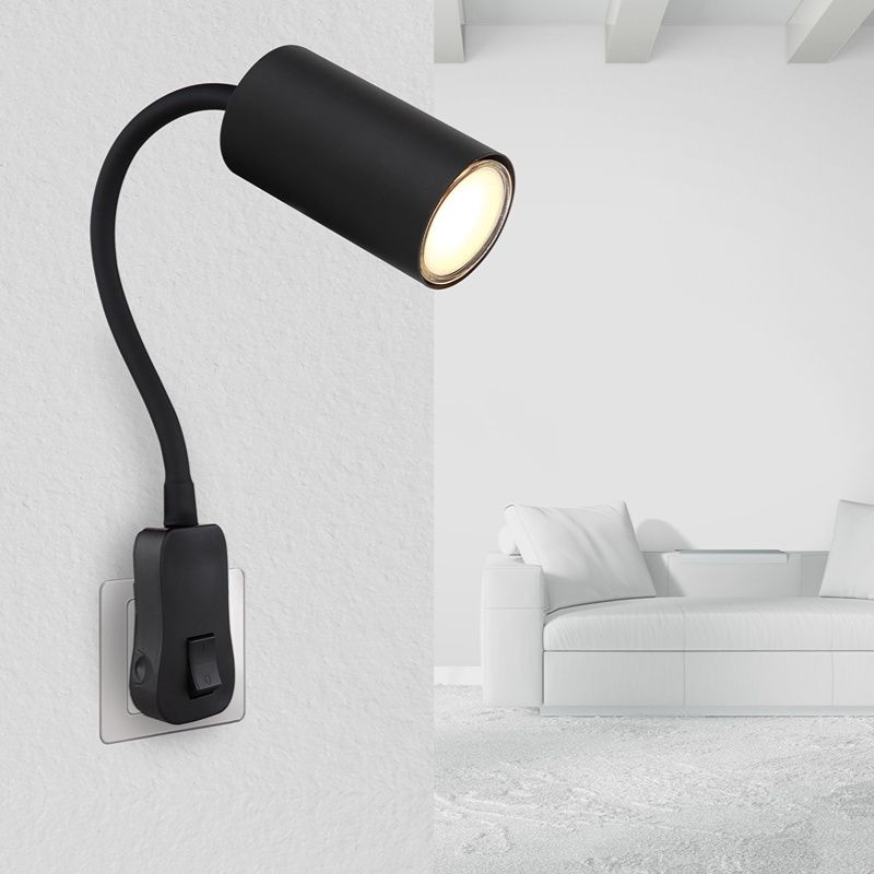 Schwarze design Wandleuchte mit Steckdose Metall, Roelof, mit Schalter