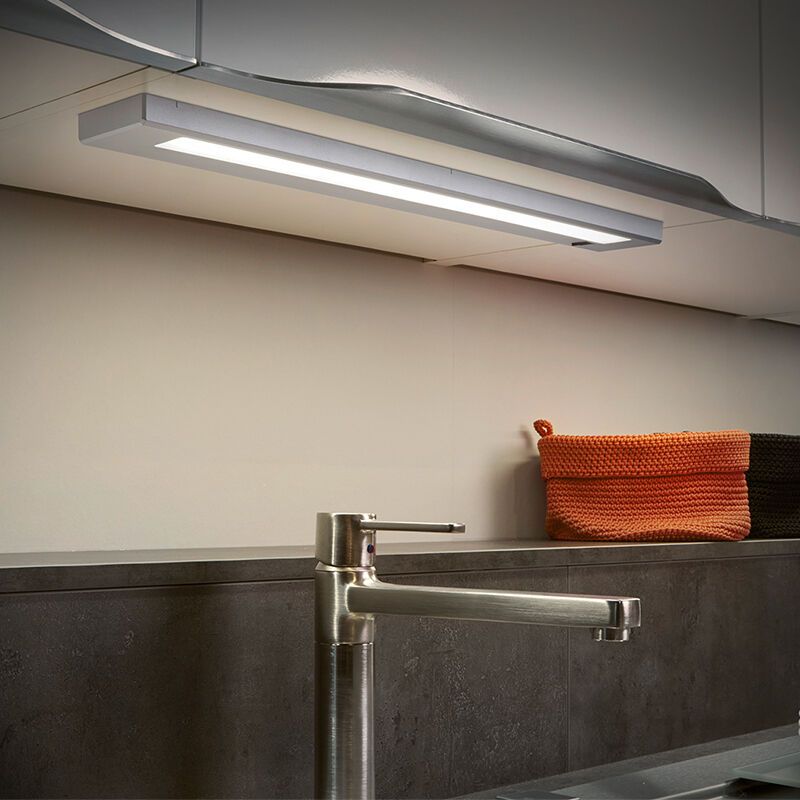 Silberne Küchenschrankbeleuchtung Kunststoff, Sinem, 7W, 3000K LED, mit Schalter Silberne Küchenschrankbeleuchtung Kunststoff, Sinem, 7W, 3000K LED, mit Schalter