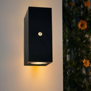 Moderne Außen Wandleuchte mit Dämmerungsmelder Schwarz, Corella, IP54