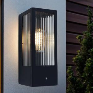 Moderne Außen Wandleuchte mit Dämmerungsmelder Schwarz, Senne, IP44