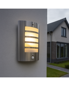 Moderne Außen Wandleuchte mit Bewegungsmelder Silber, Manuel, IP44