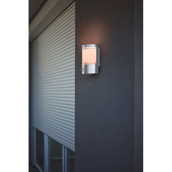 Silberne moderne Außen Wandleuchte mit Bewegungsmelder Glas, Aartje, IP44