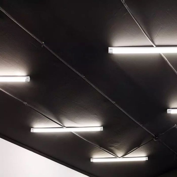 LED Leuchtstoffröhre 60cm - Philips Core - 9W - 4000K - Hochfrequenz